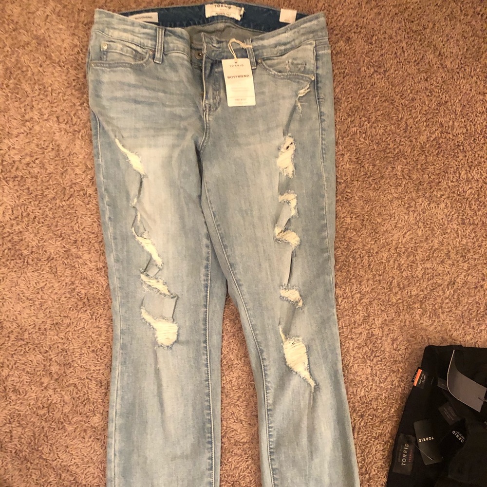 Torrid boyfriend jeans NWT